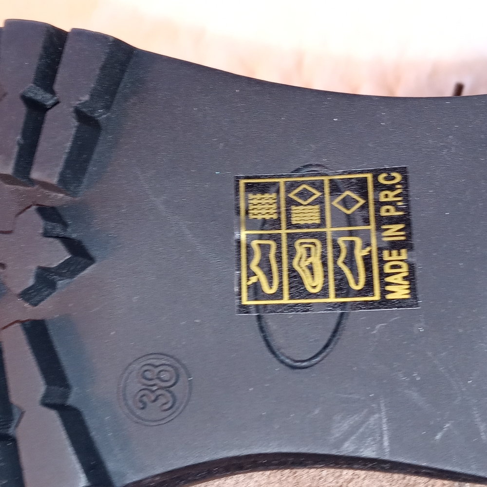 Beautiful Brand New Boots - Picture 14 of 14